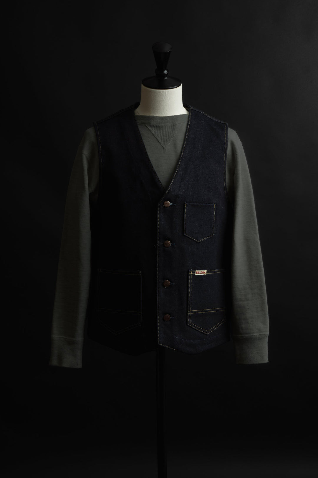 M602G 23oz Vest front