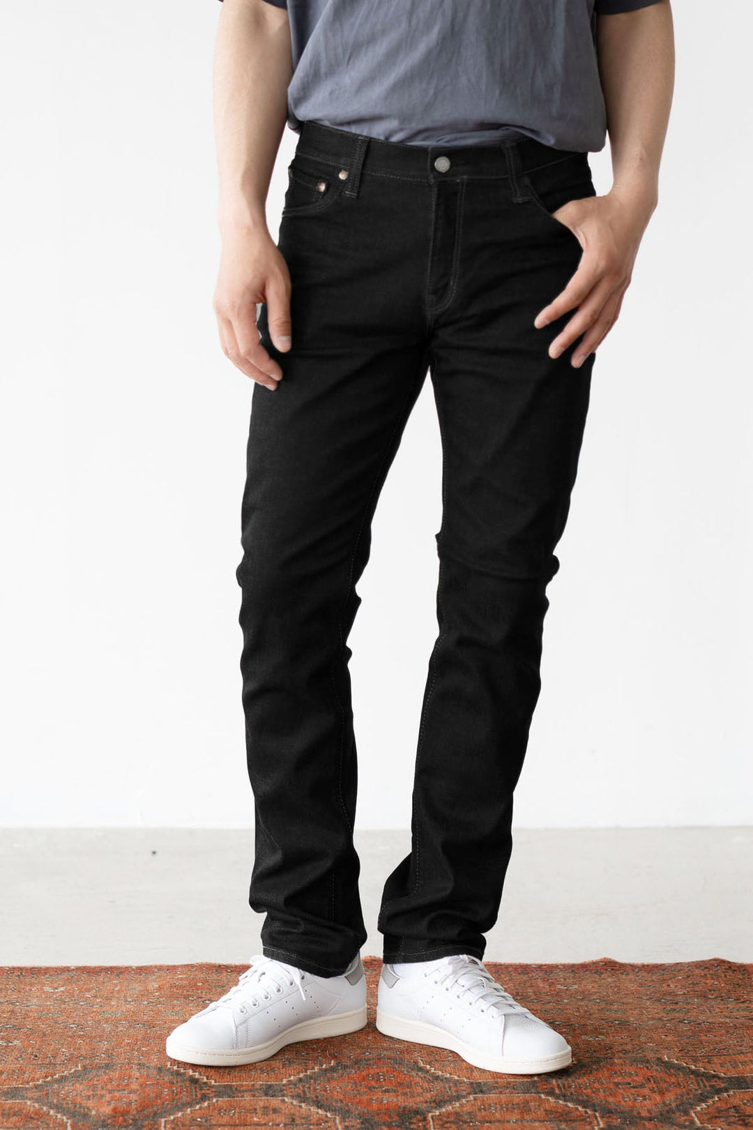 BJM105F Black Slim Tapered front