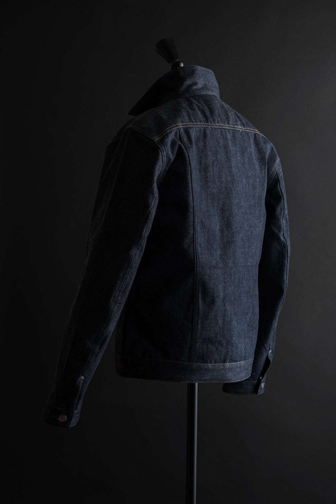 R609 back