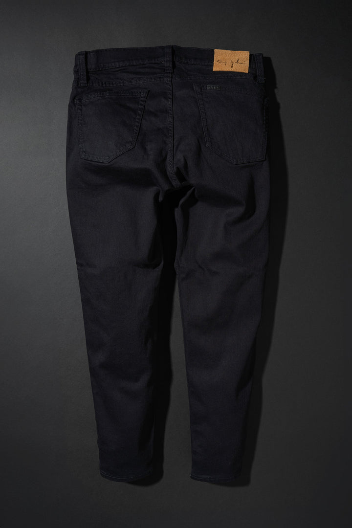 MMM134J Black styling